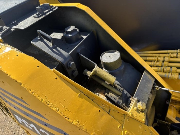 komatsu-pc12-image-26