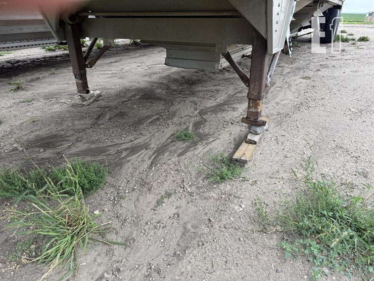 1995-wilson-grain-trailer-image-3