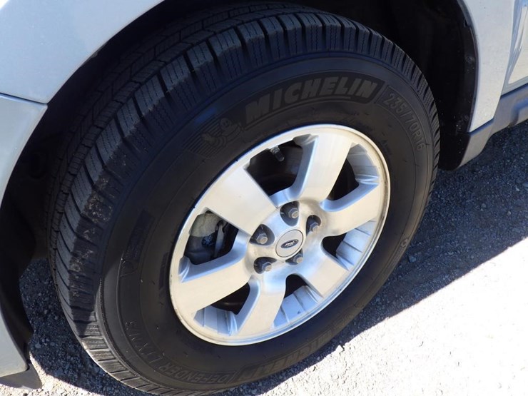 2009-ford-escape-image-13