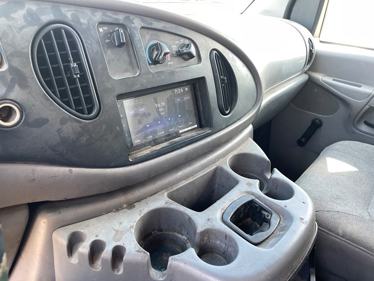 2002-ford-e350-image-22