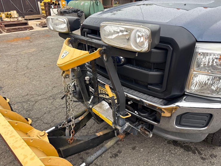 2015-ford-f350-xl-image-10