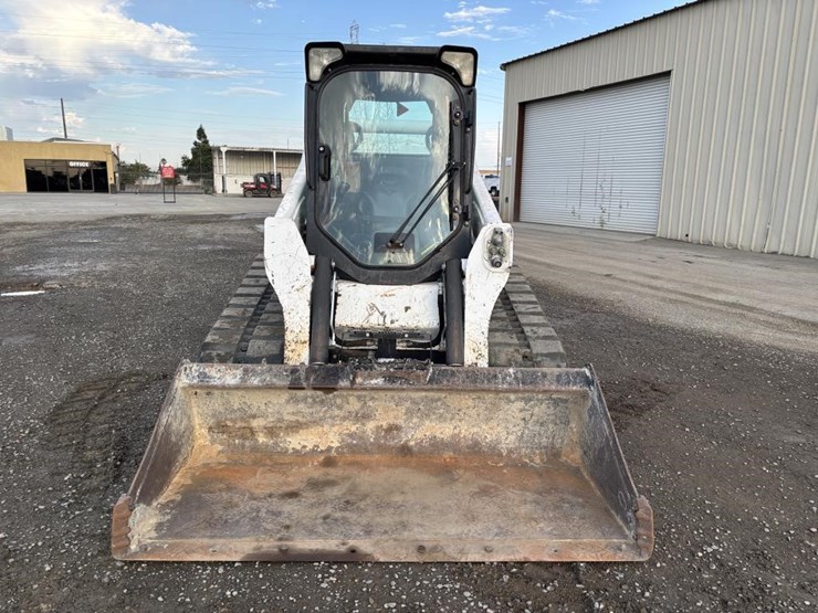 2019-bobcat-t740-image-6