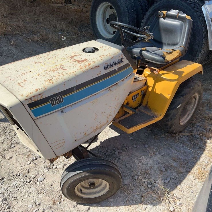 CUB CADET 1050