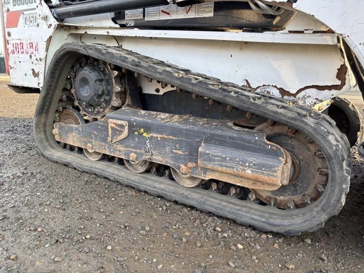 2018-bobcat-t450-image-17