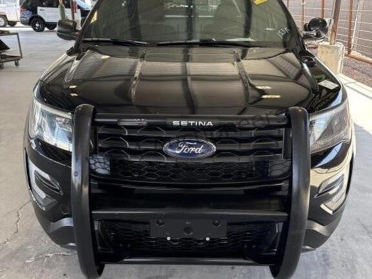 2017-ford-explorer-image-3