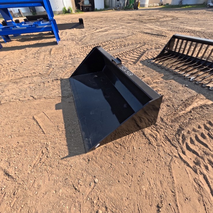 #5258 • 66" Skid Steer Bucket w/Blade