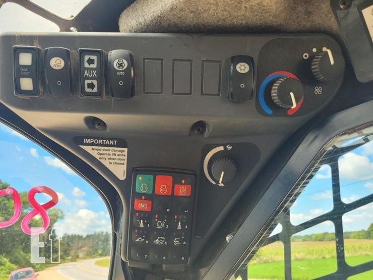 2023-deere-324g-image-14