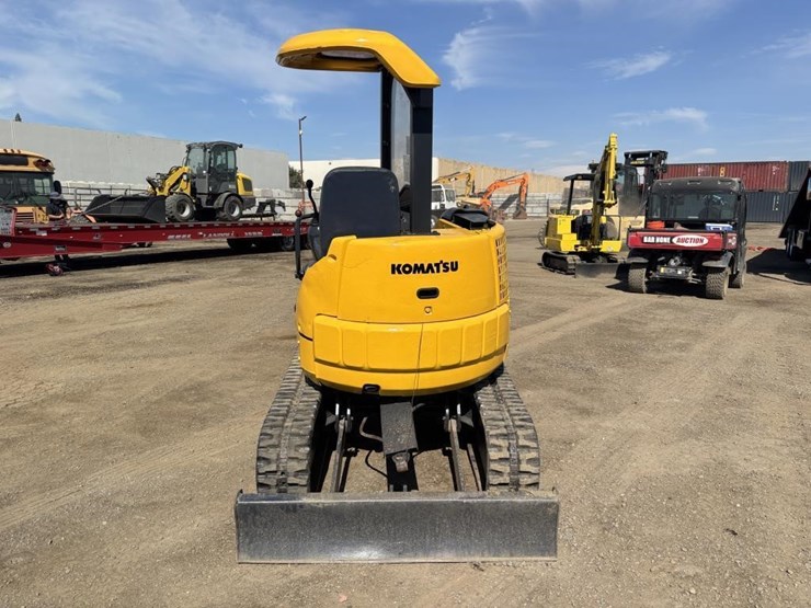 komatsu-pc12-image-7