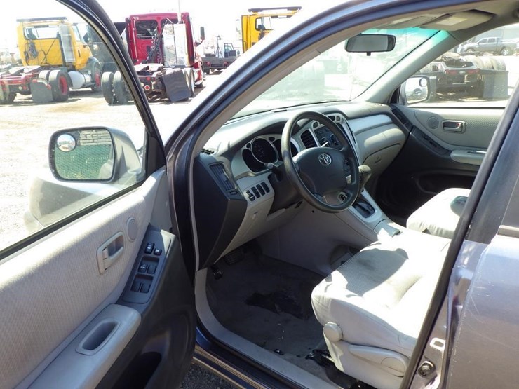 2005-toyota-highlander-image-6