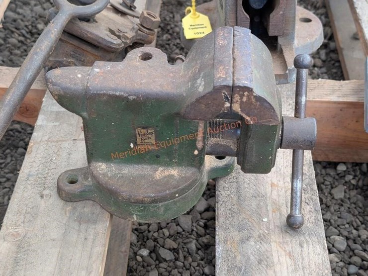 5--assorted-vises-image-3