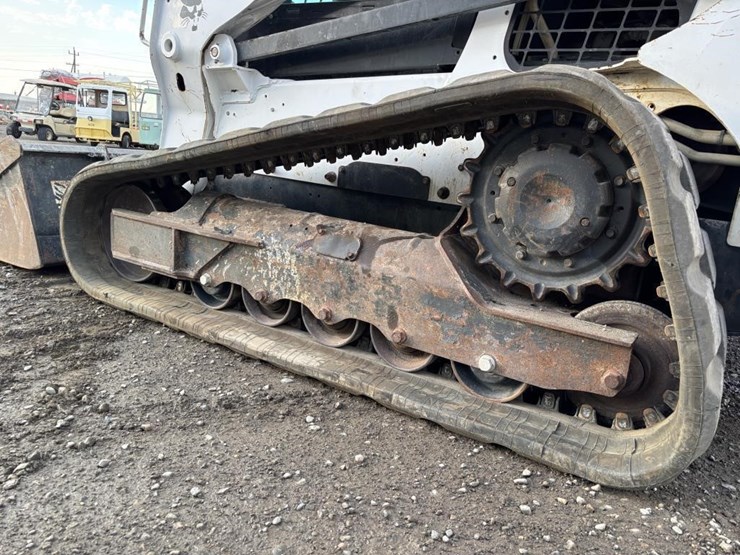 2019-bobcat-t740-image-15