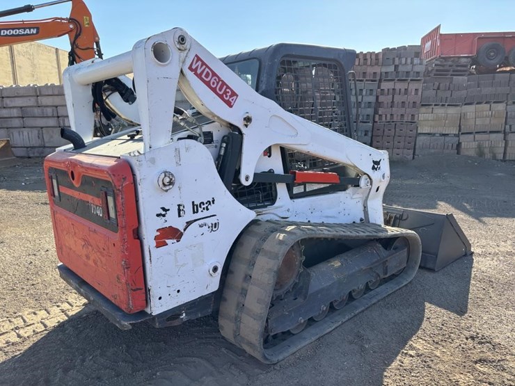 2019-bobcat-t740-image-3