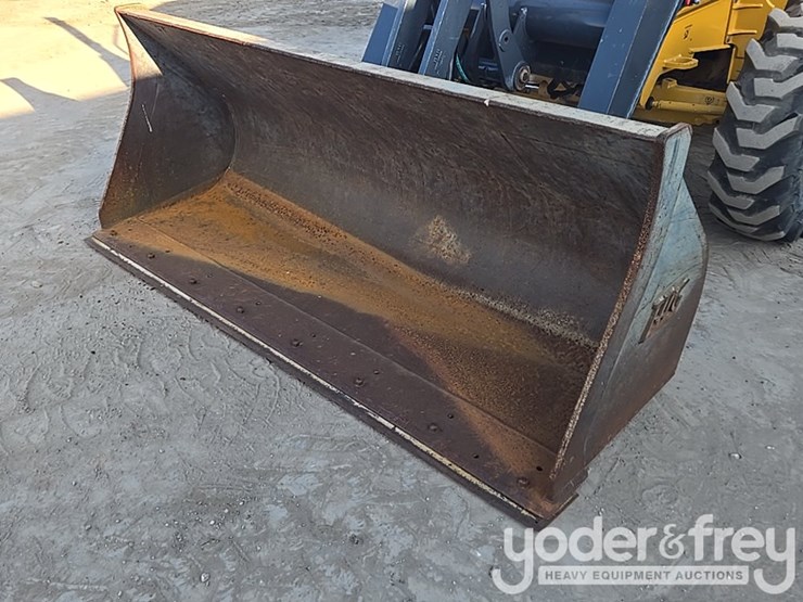 2019-deere-310l-image-9