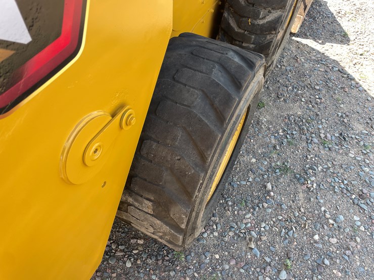 caterpillar-236-image-12