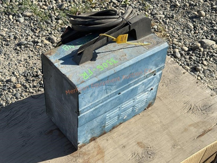 chicago-electric-90-amp-wire-welder-image-7