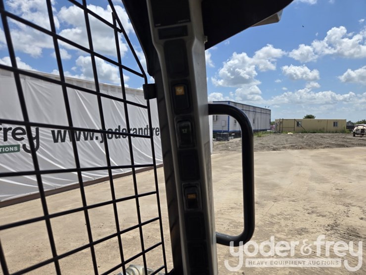 case-sr210-image-48