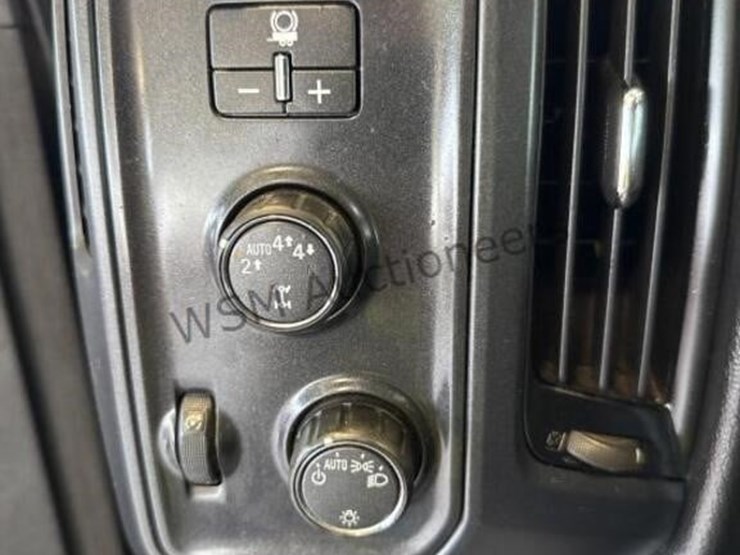 2018-chevrolet-silverado-1500-image-19