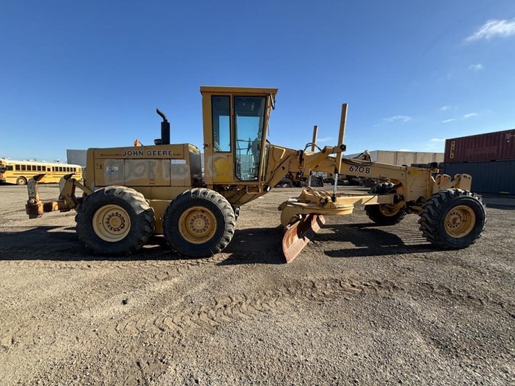 1991-deere-670b-image-7