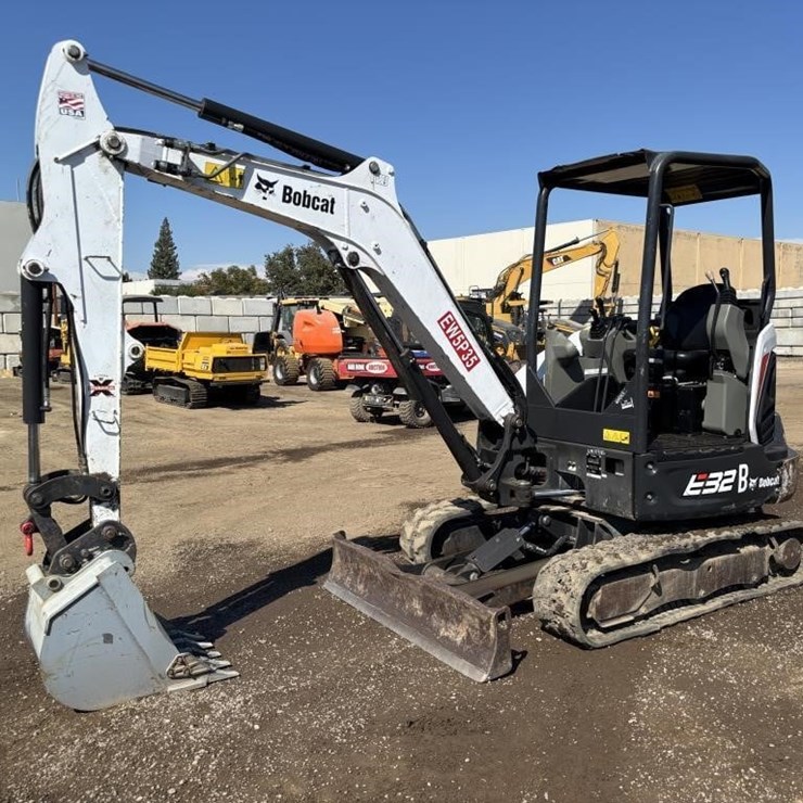2020 BOBCAT E32i
