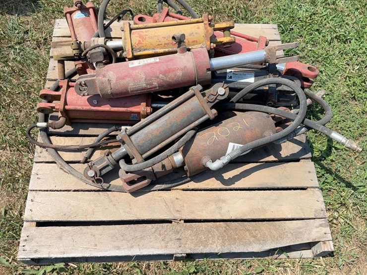 8-hydraulic-cylinders-image-1