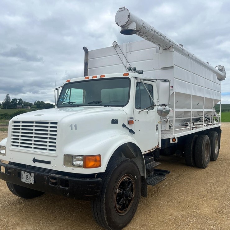 INTERNATIONAL 4900