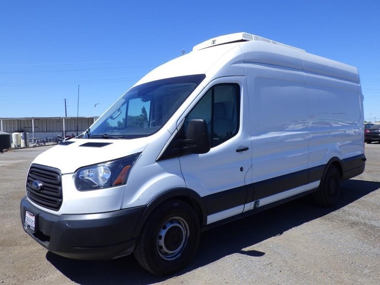 2017-ford-transit-image-1