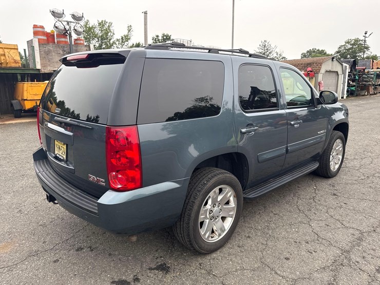 2008-gmc-yukon-image-3