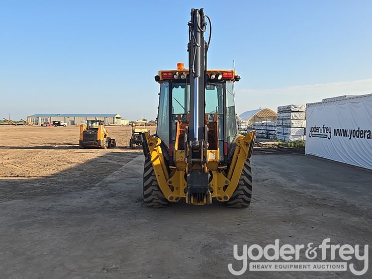 2019-deere-310l-image-4