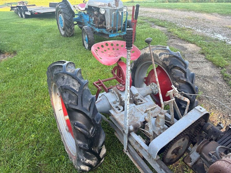 gibson-aeh-garden-tractor-image-46