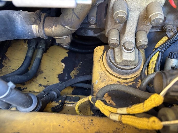 2005-deere-755c-image-55