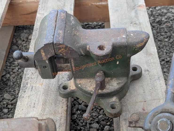 5--assorted-vises-image-10