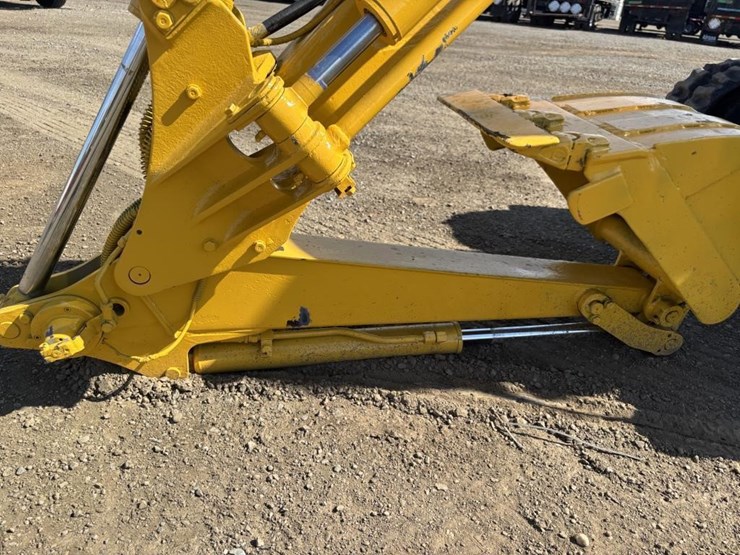 komatsu-pc12-image-11