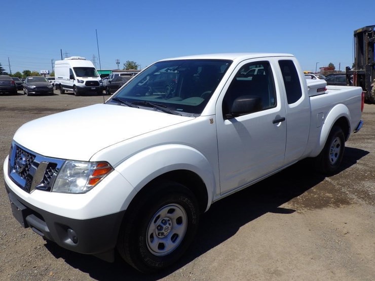 2016-nissan-frontier-image-1