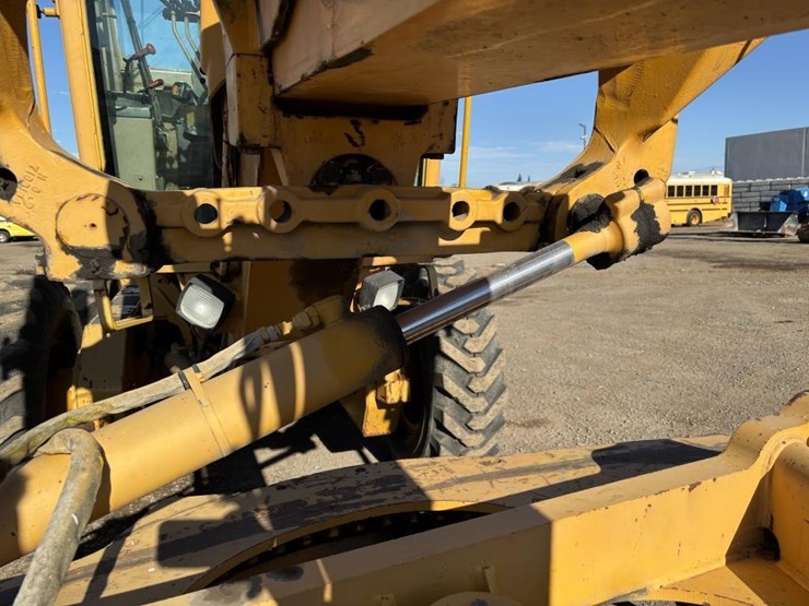 1991-deere-670b-image-19