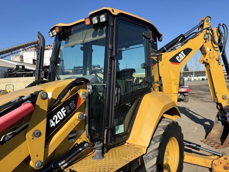 2018-caterpillar-420f2-it-image-34