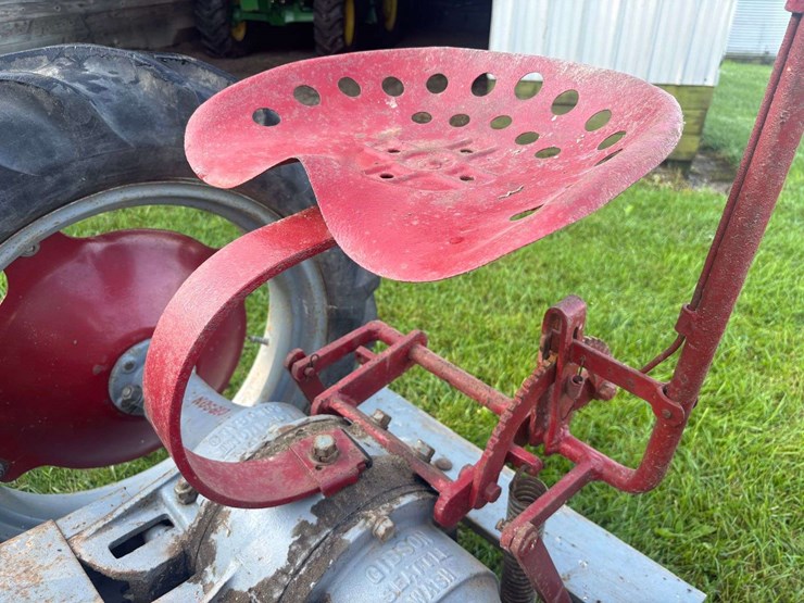 gibson-aeh-garden-tractor-image-48