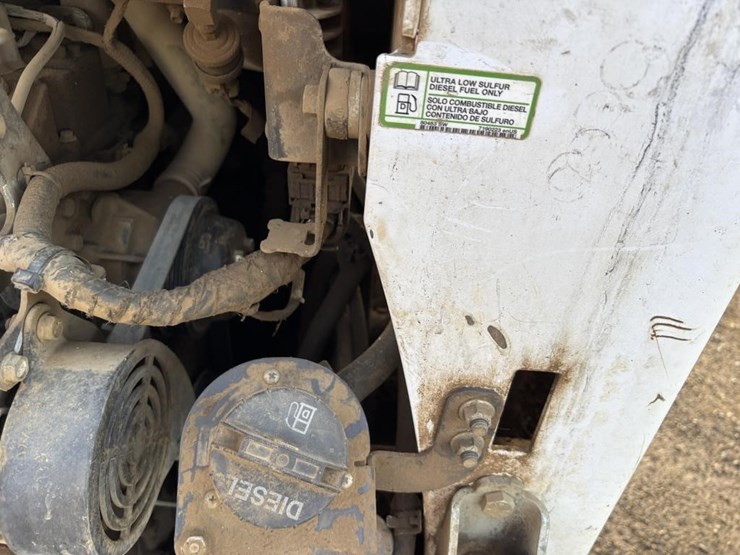 2016-bobcat-t590-image-34