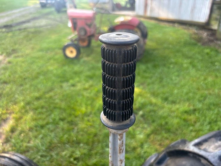 gibson-aeh-garden-tractor-image-41