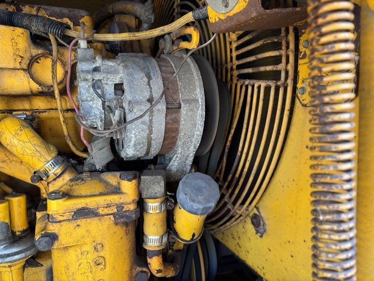 1991-deere-670b-image-61