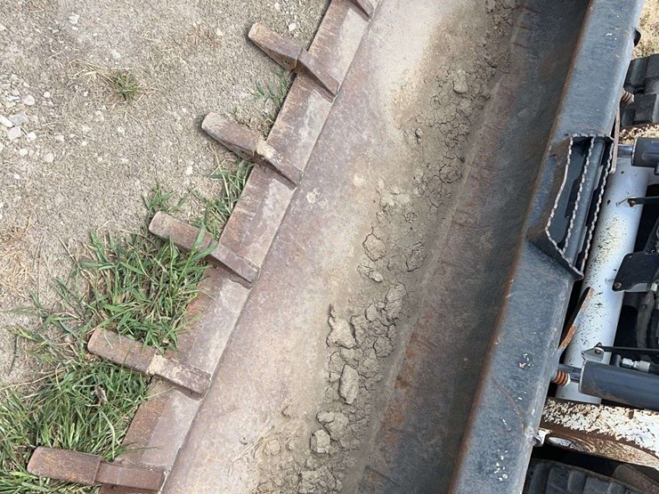 2020-bobcat-t595-image-4