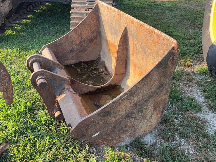 5ft-ditching-bucket-image-2