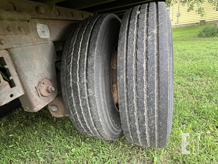 2003-utility-53'-x-102"-image-10