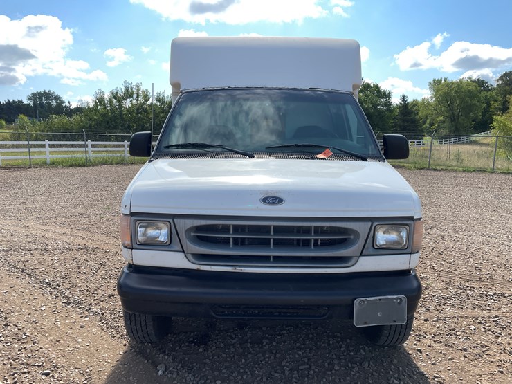2002-ford-e350-image-8