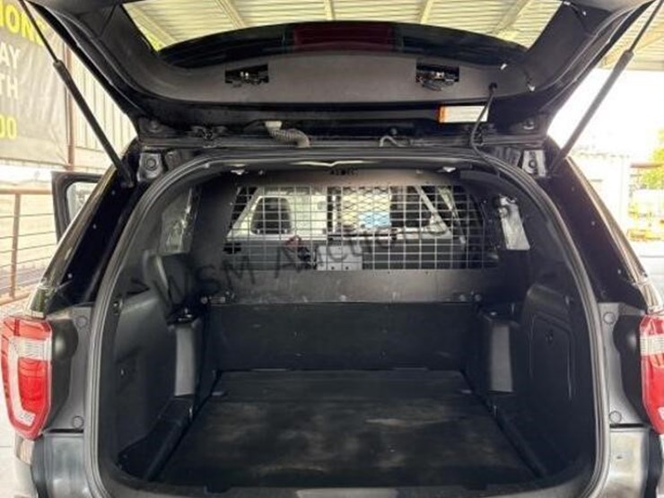 2017-ford-explorer-image-9