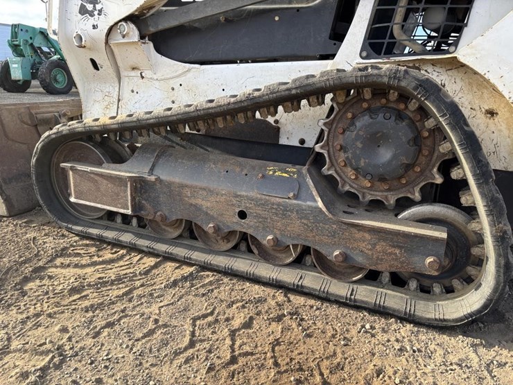 2016-bobcat-t590-image-15