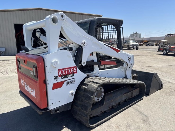 2017-bobcat-t740-image-3