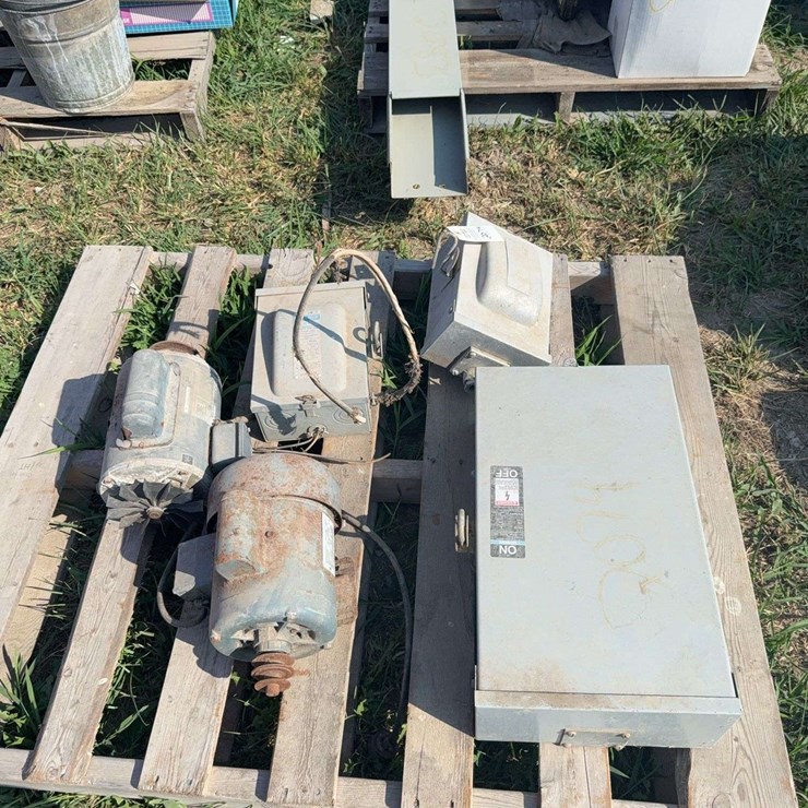 3 electrical boxes and 2 belt motors