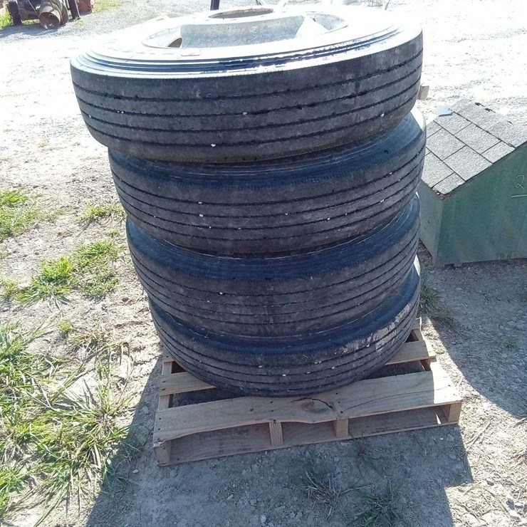 4- 11R24.5 steel wheels