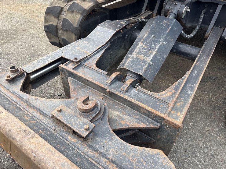 2019-kubota-kx080-image-11