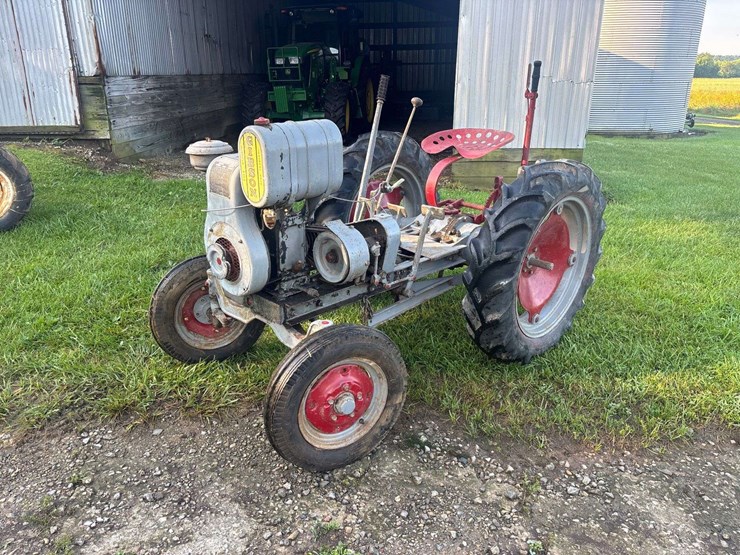 gibson-aeh-garden-tractor-image-6